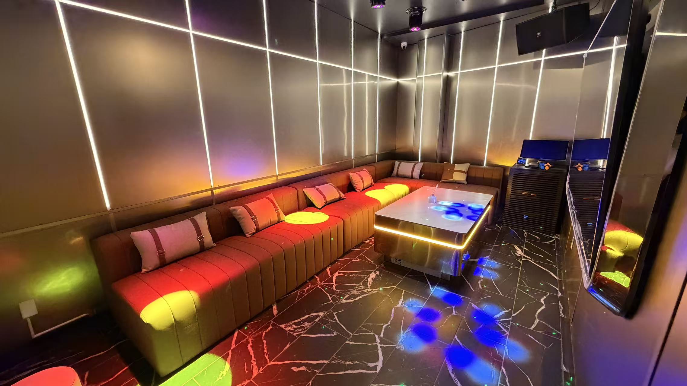 Medium Room · PopularUp to 11 people$80 deposit · $399 food & drink minimum · 3 hours included · $40 per extra hour